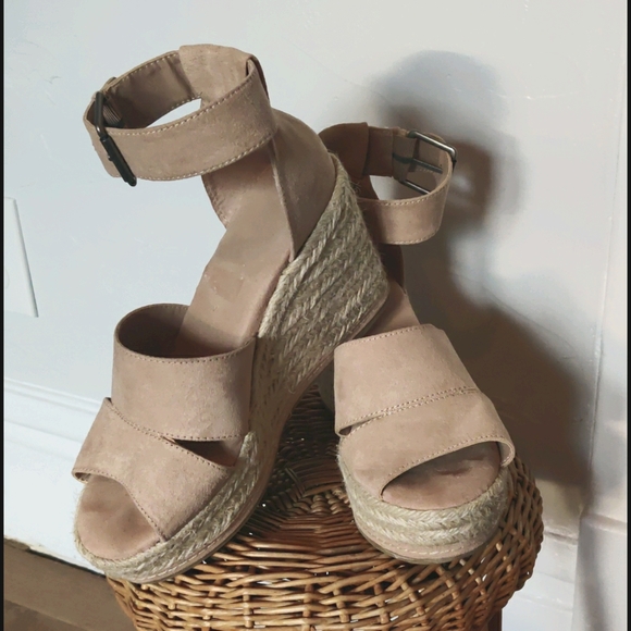 Shoes - Blush pink heels